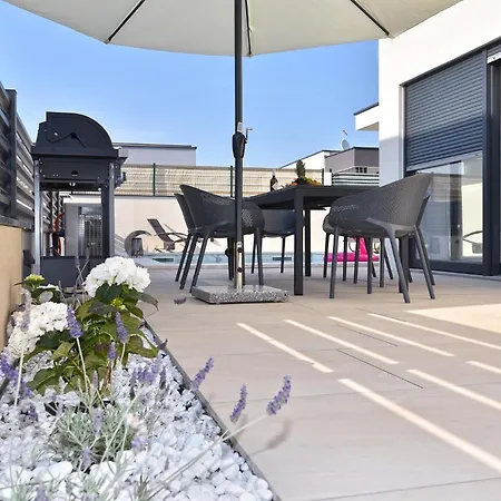 Jlo1 Mit Beheizbarem Pool Villa Peroj Exterior photo