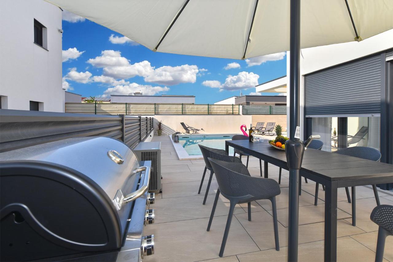 Jlo1 Mit Beheizbarem Pool Holiday home *