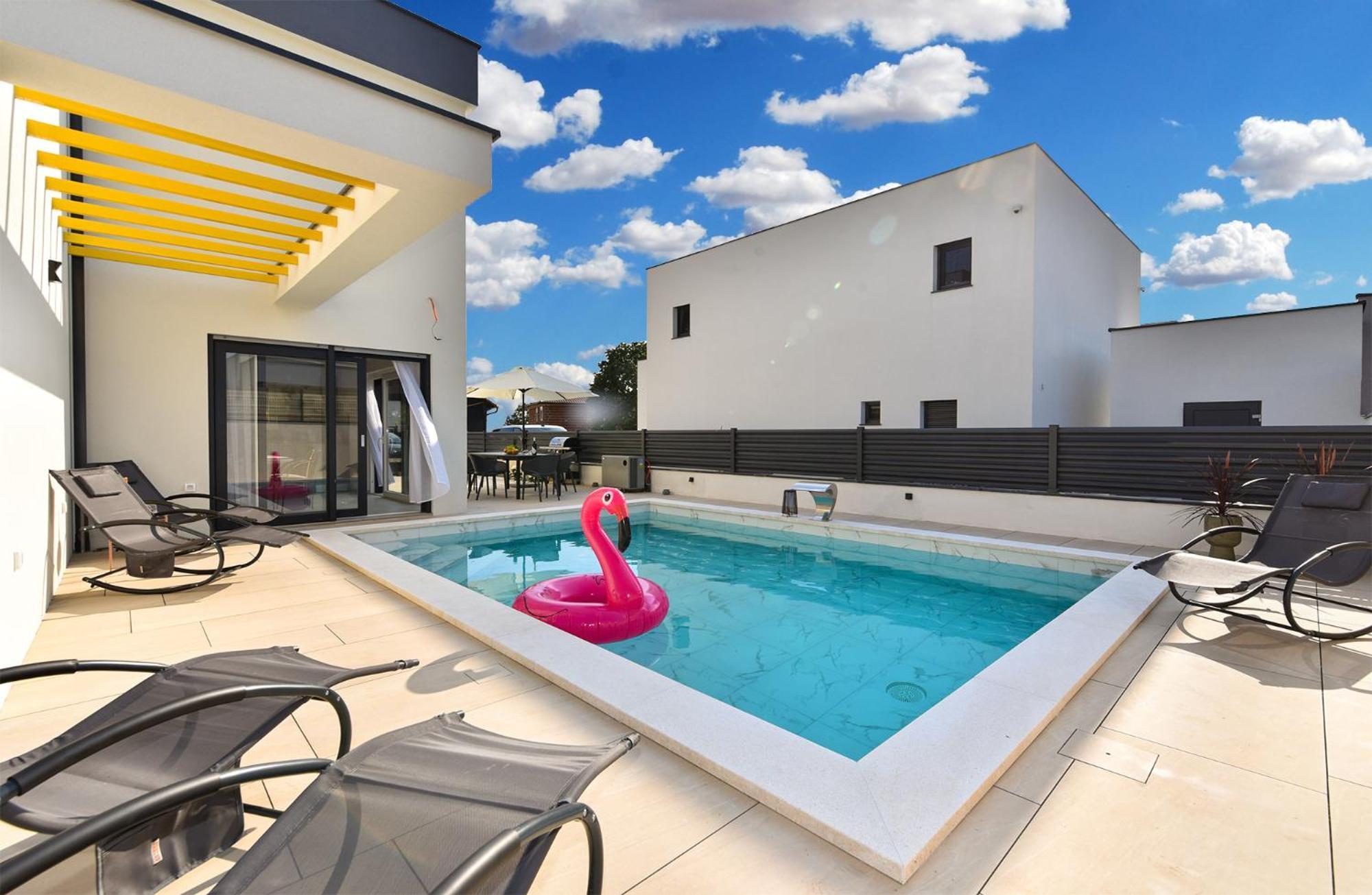 Holiday home Jlo1 Mit Beheizbarem Pool