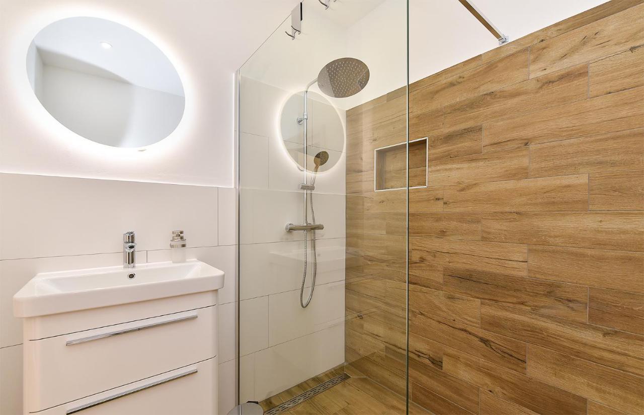 Jlo1 Mit Beheizbarem Pool Ferienhaus Peroj