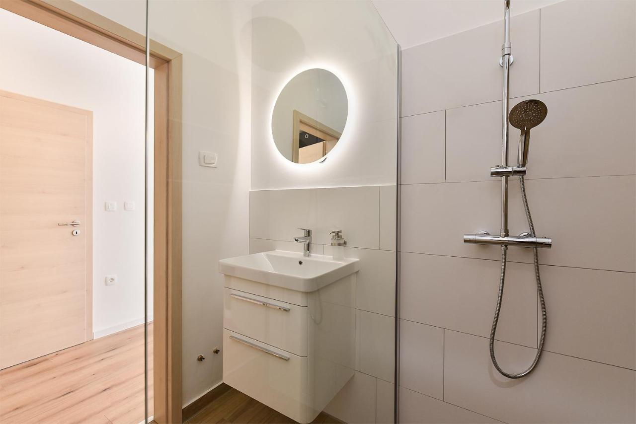 Jlo1 Mit Beheizbarem Pool Ferienhaus Peroj