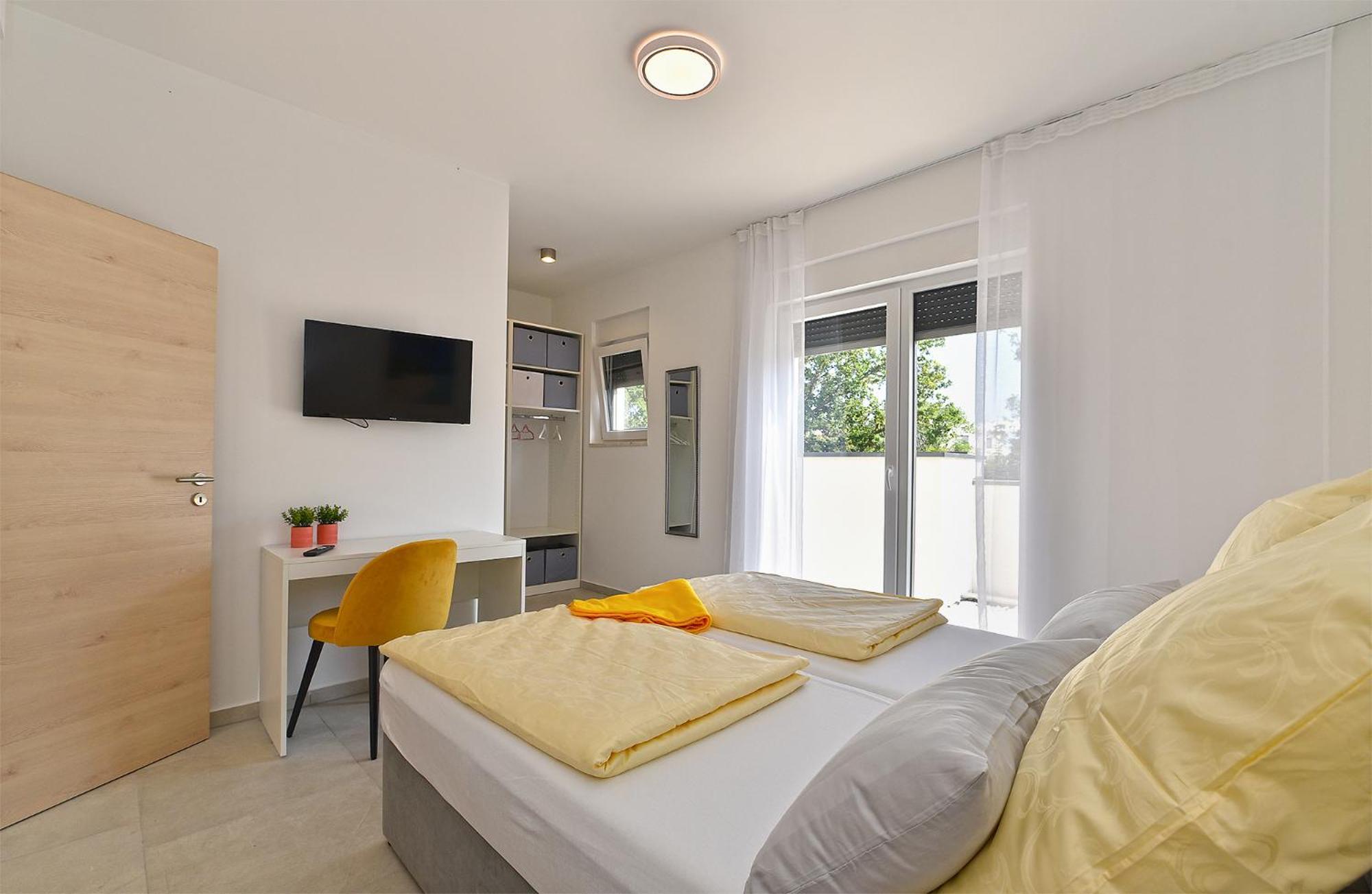 Ferienhaus Jlo1 Mit Beheizbarem Pool